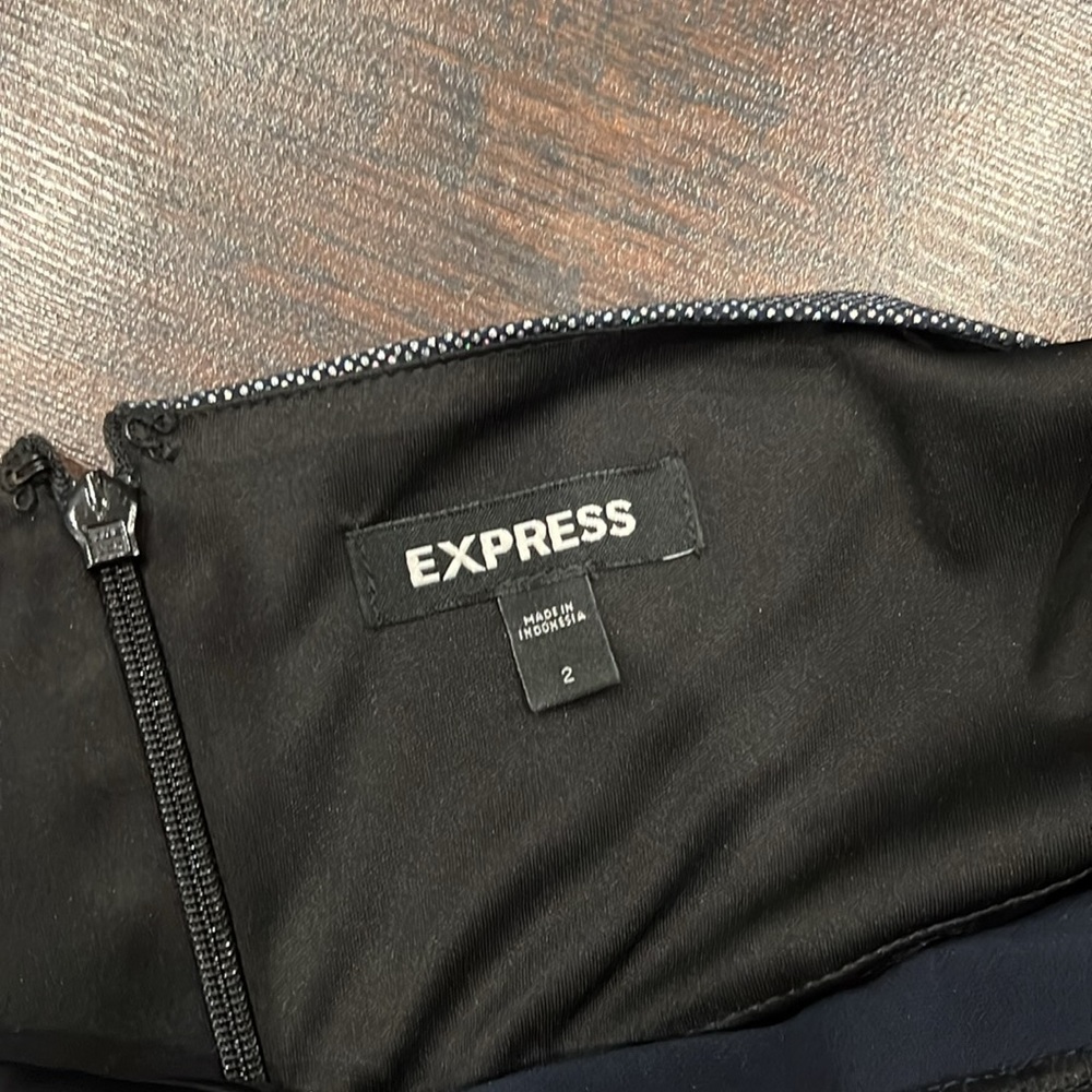 Express Silver Halter Top - Picture 4 of 4